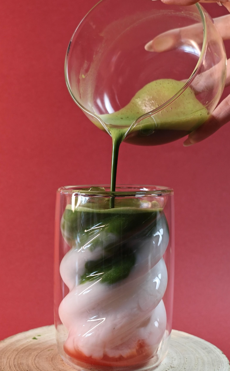 How to Make the Perfect Strawberry Matcha Latte at Home